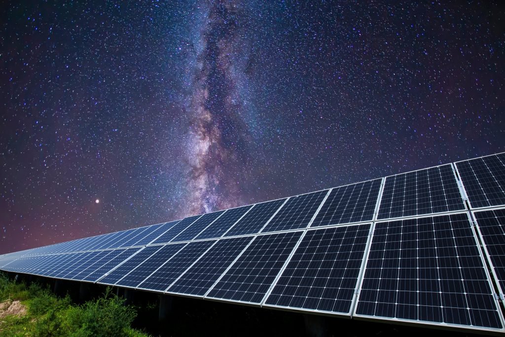 Space photovoltaic panels: a solution to the energy crisis?