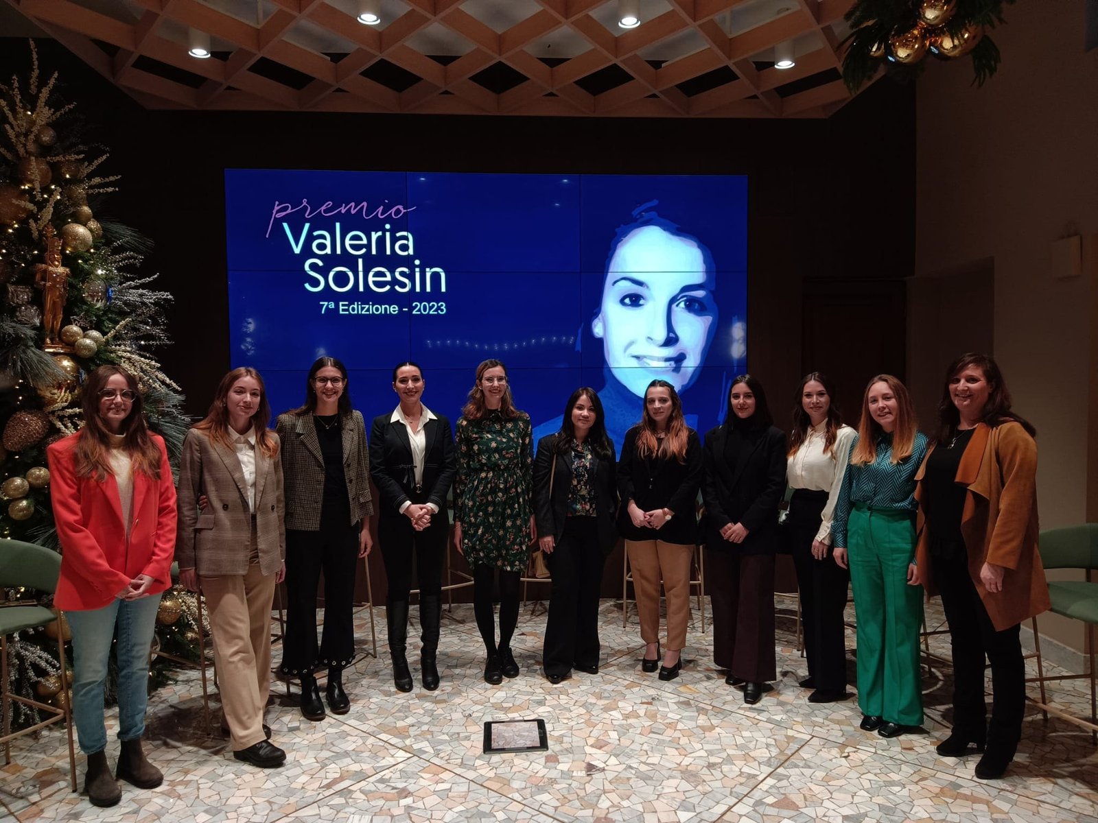 The Valeria Solesin Award to students who speak of female talent