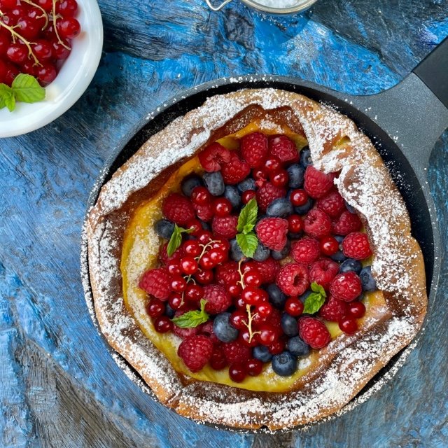 Dutch baby or baked pancakes - Healthy Cooking